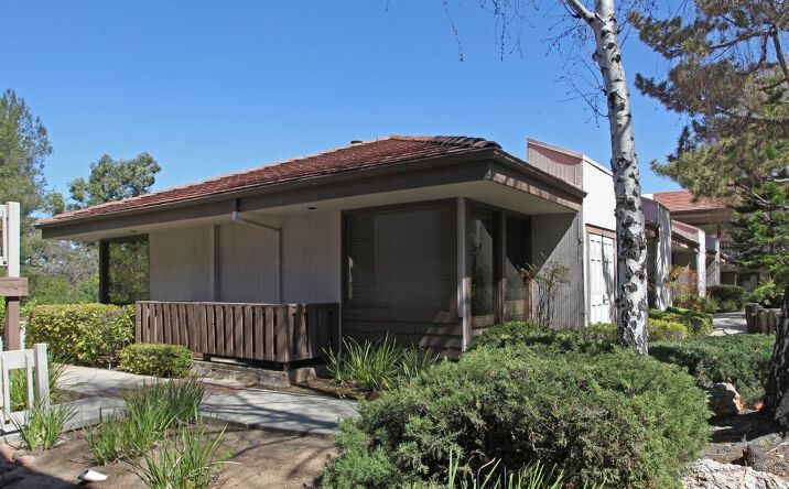 Pictures of Office property located at 66 - 88 Long Court, Thousand Oaks, CA 91360 for lease - image #1