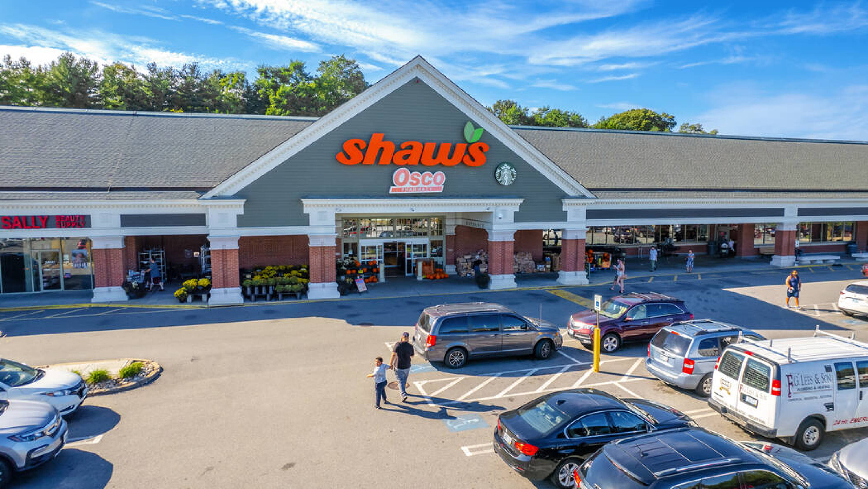 41 Smithfield Rd, North Providence, RI 02904