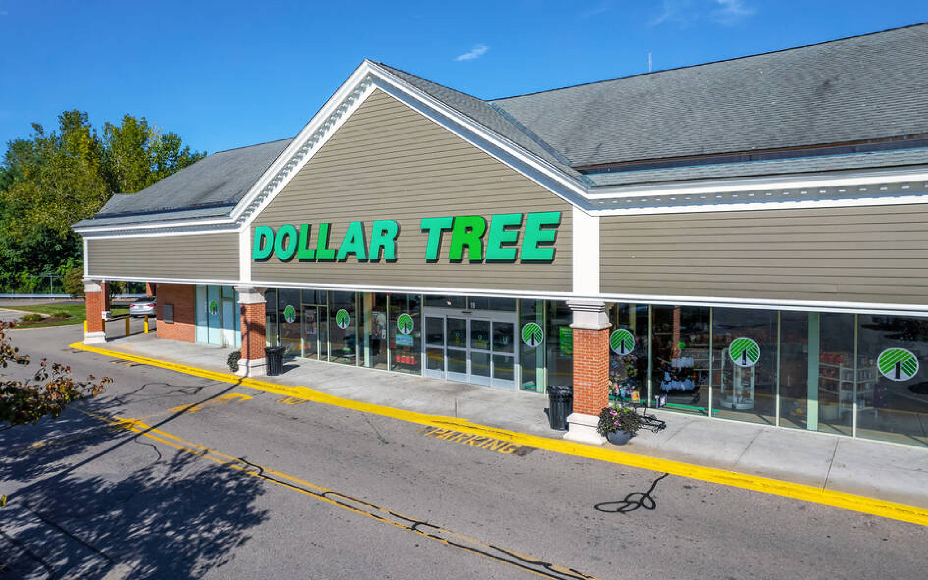 41 Smithfield Rd, North Providence, RI 02904