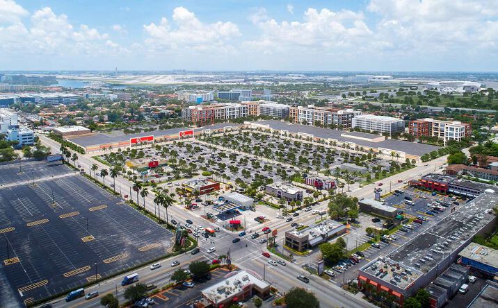 Pictures of Retail, Restaurant property located at 3825 NW 7th St, Miami, FL 33126 for lease - image #1