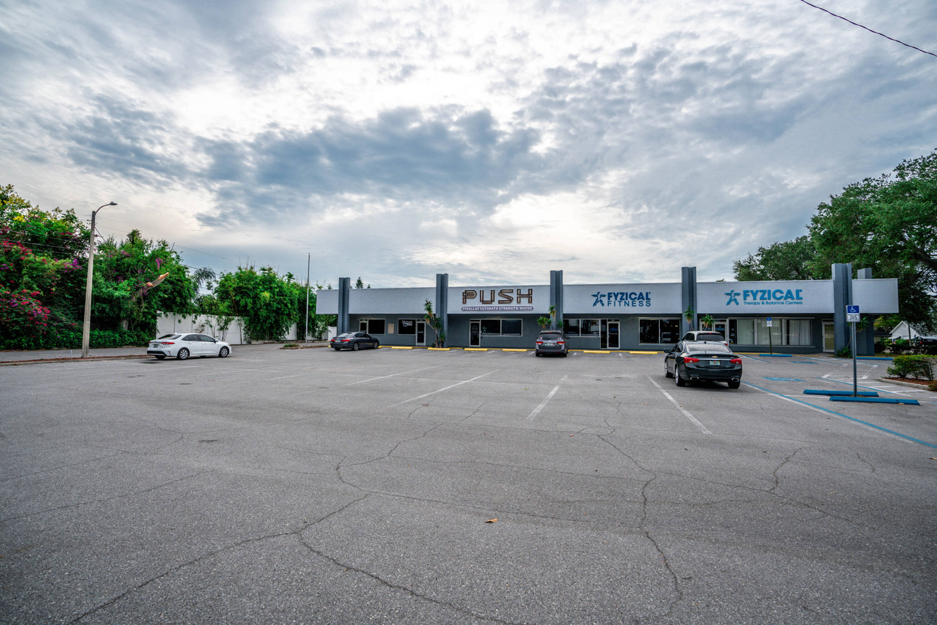 14280 Walsingham Rd, Largo, FL 33774