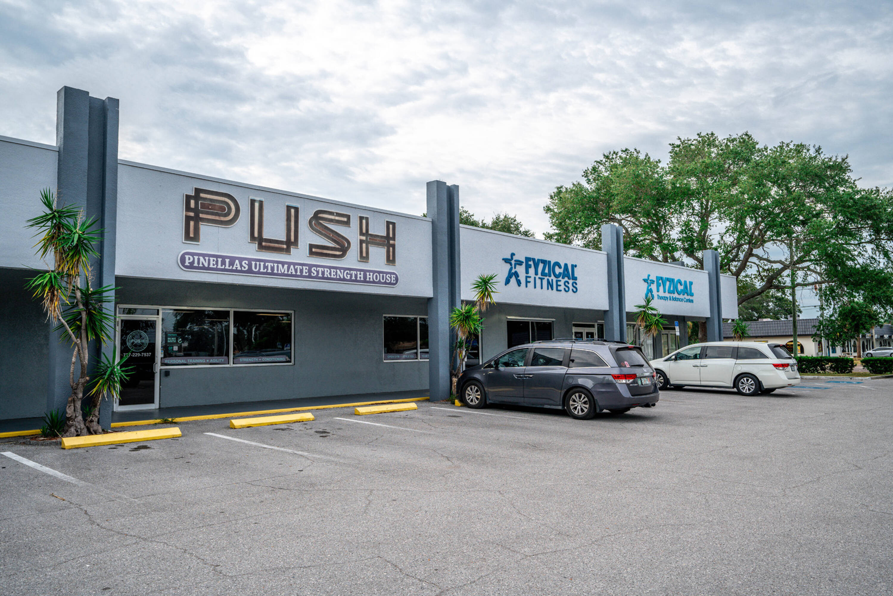 14280 Walsingham Rd, Largo, FL 33774