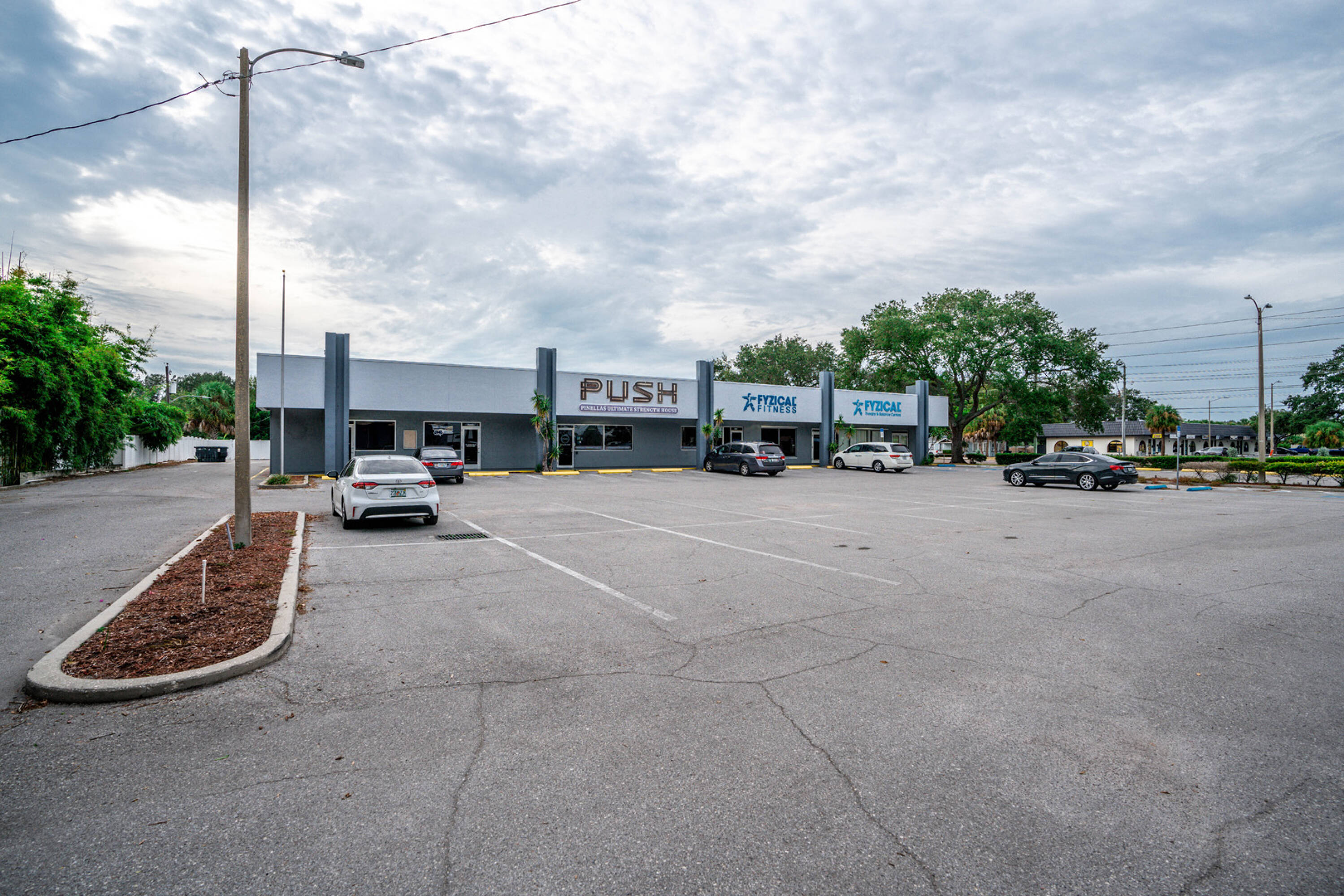 14280 Walsingham Rd, Largo, FL 33774