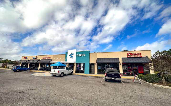 Pictures of Retail, Office property located at 4501 Denny Ave, Pascagoula, MS 39581 for lease - image #1