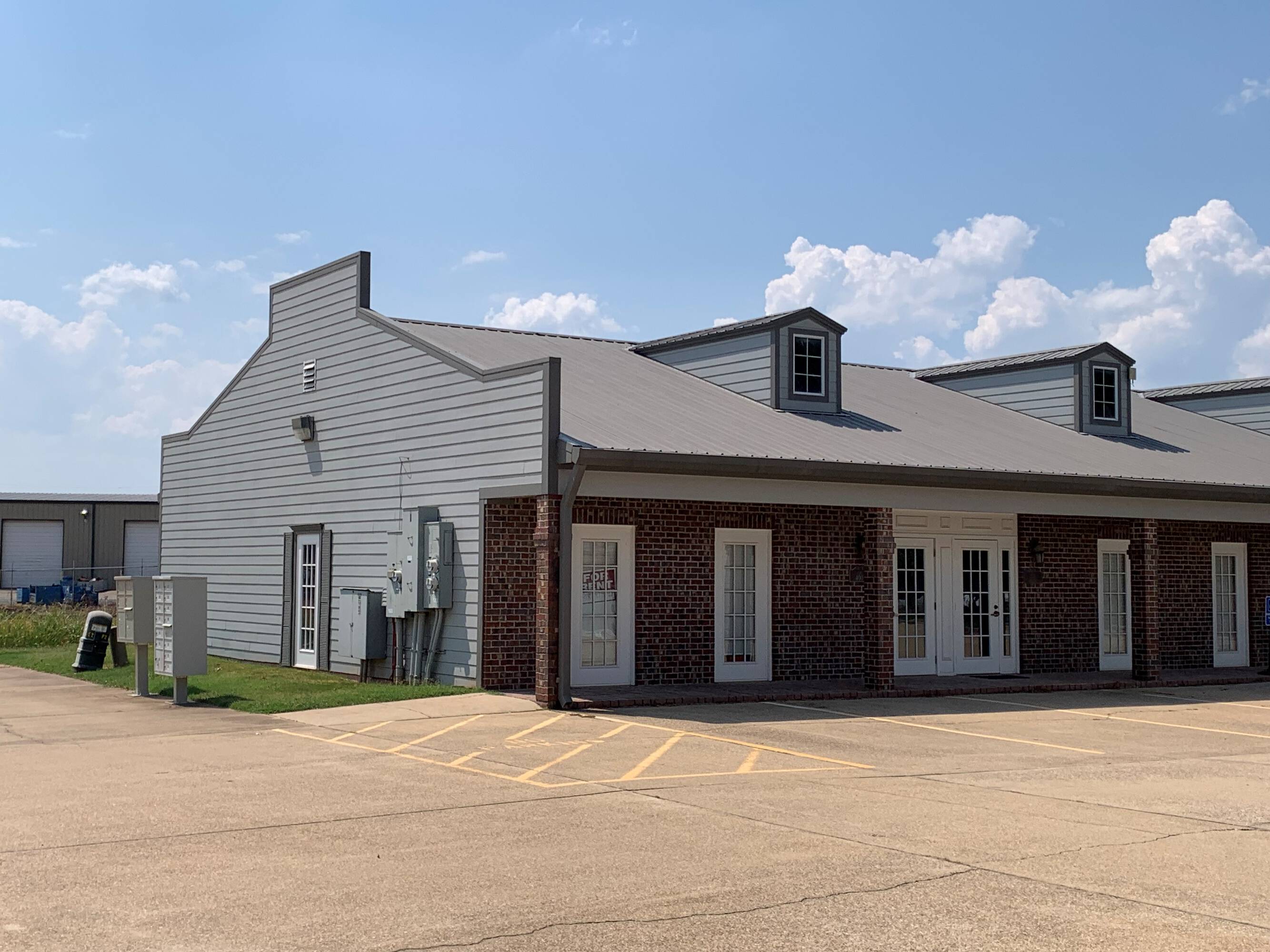 4438 Viking Dr, Bossier City, LA 71111