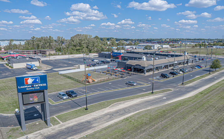 Pictures of Retail, Office property located at 4209 US-41, Evansville, IN 47711 for lease - image #1