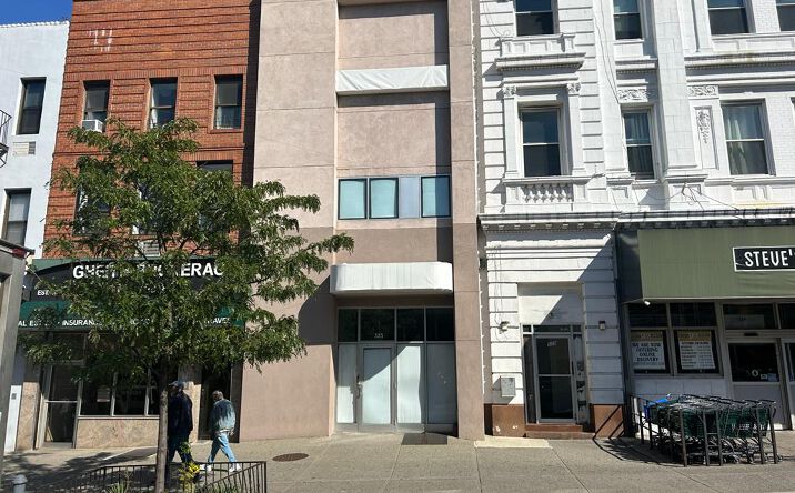 Pictures of Retail property located at 325 9th St, Brooklyn, NY 11215 for lease - image #1