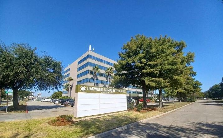 Pictures of Office property located at Oakwood Corporate Center, Terrytown, LA 70056 for lease - image #1