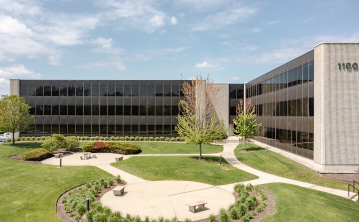 Pictures of Office property located at 1100 Jorie Blvd, Oak Brook, IL 60523 for lease - image #1