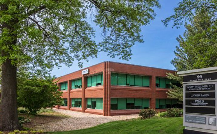 Pictures of Office property located at Froehlich Farm Blvd, Woodbury, NY 11797 for lease - image #1