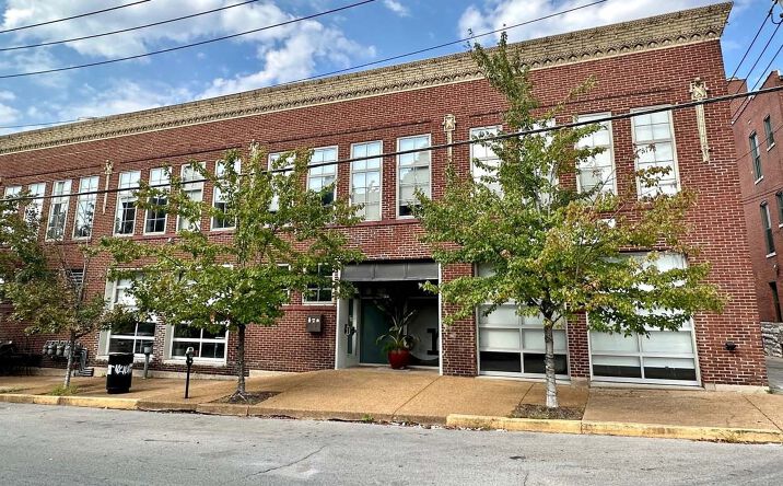 Pictures of Office property located at 511 N Garrison Ave, St. Louis, MO 63103 for lease - image #1