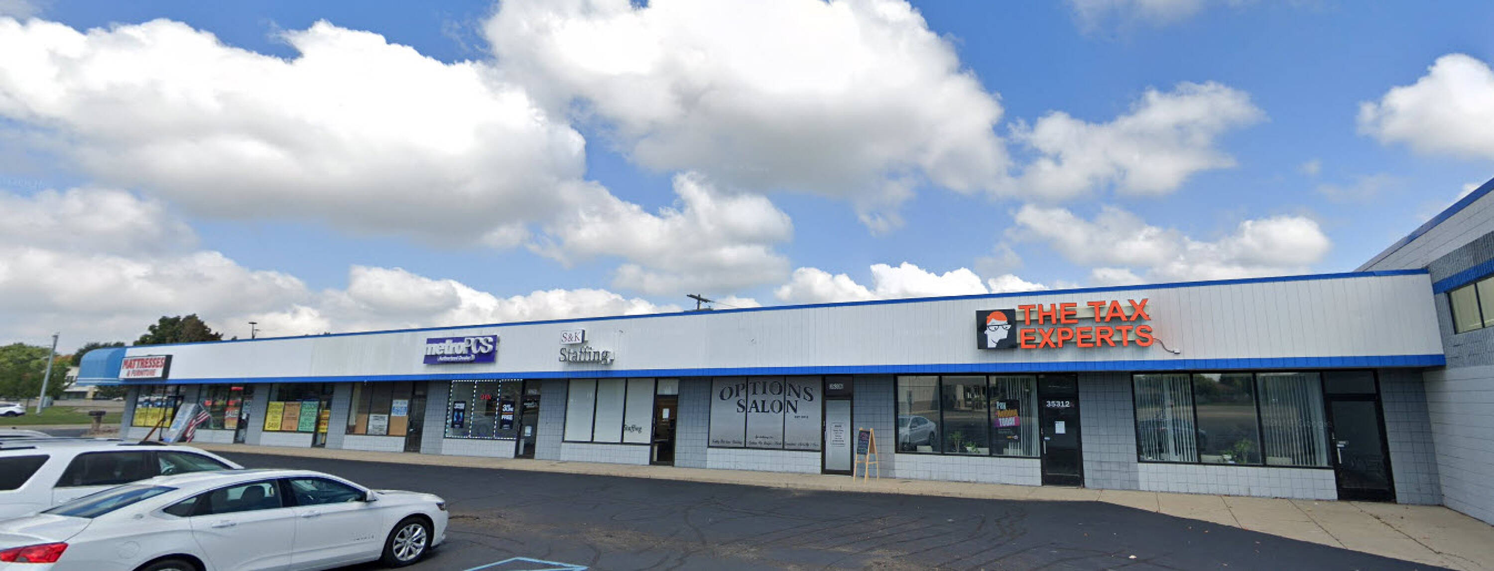 35270 Gratiot Ave, Clinton Twp, MI 48035 | Crexi.com