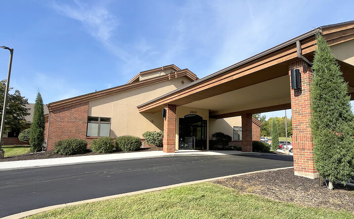 Pictures of Office property located at 2835 SW Mission Woods Dr, Topeka, KS 66614 for sales - image #1
