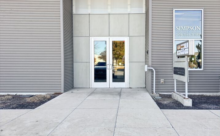 Pictures of Office property located at 943 W Overland Rd, 1rst Floor, Meridian, ID 83642 for lease - image #1