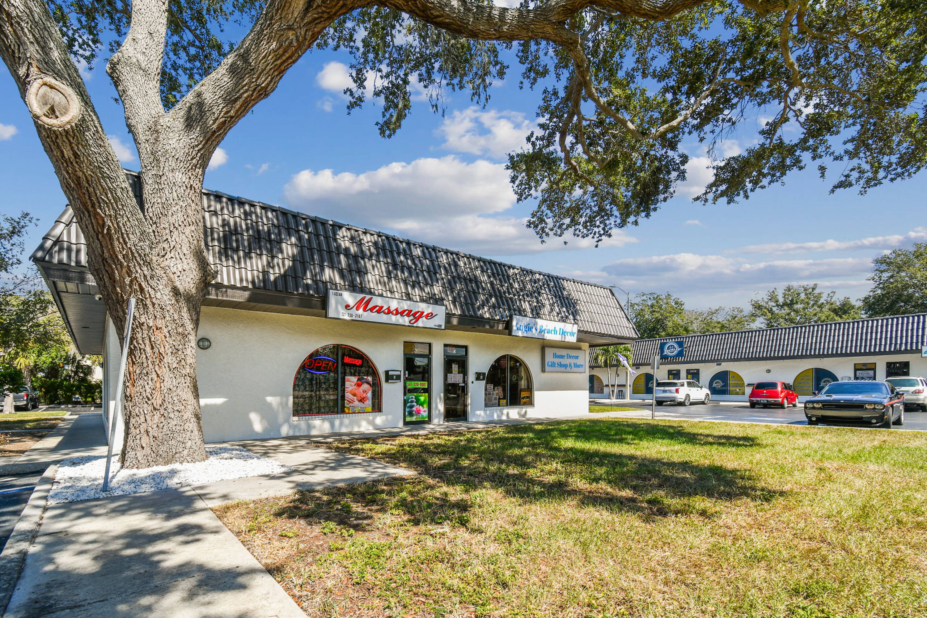 14219 Walsingham Rd, Largo, FL 33774