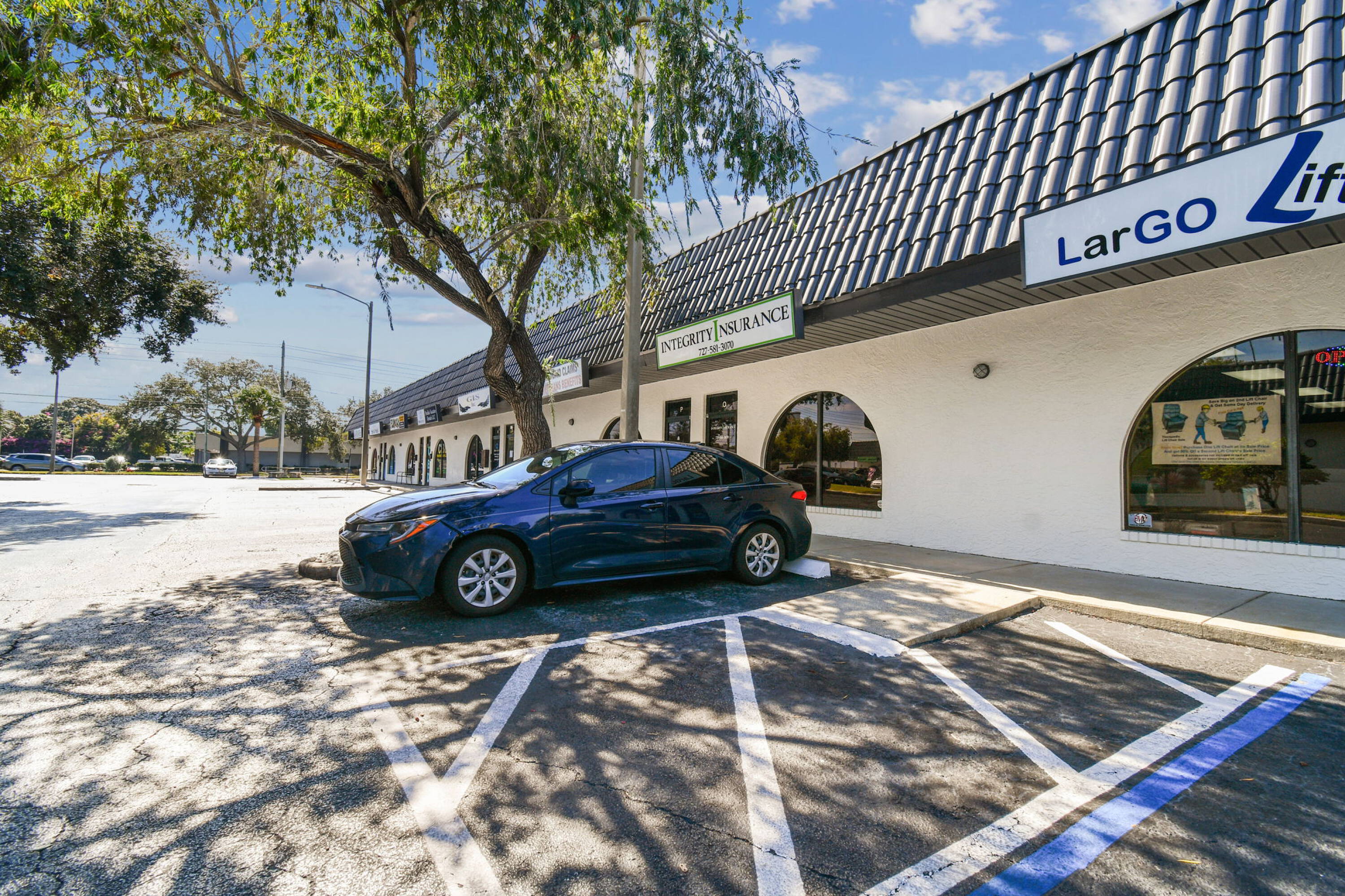 14219 Walsingham Rd, Largo, FL 33774