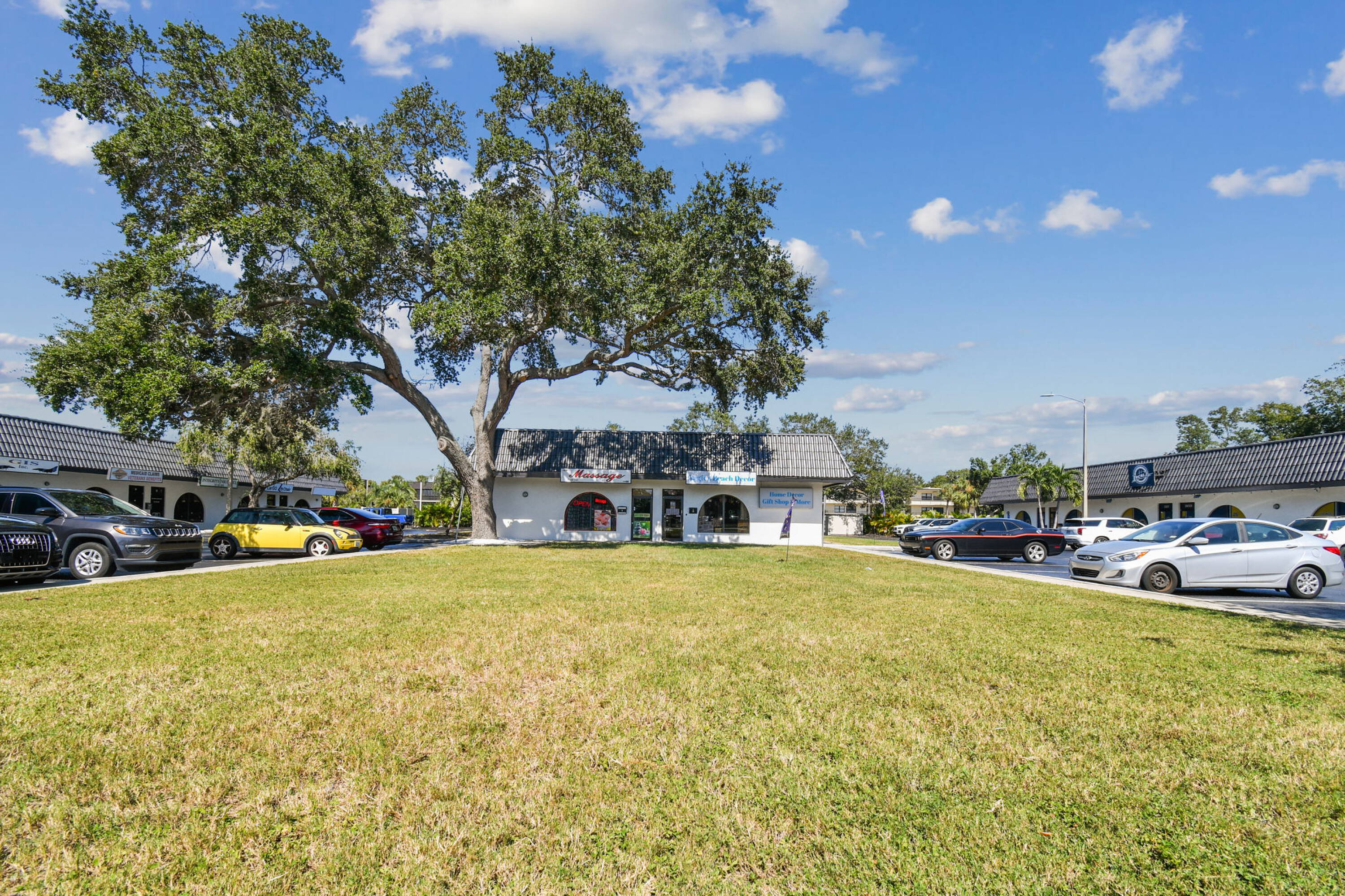 14219 Walsingham Rd, Largo, FL 33774