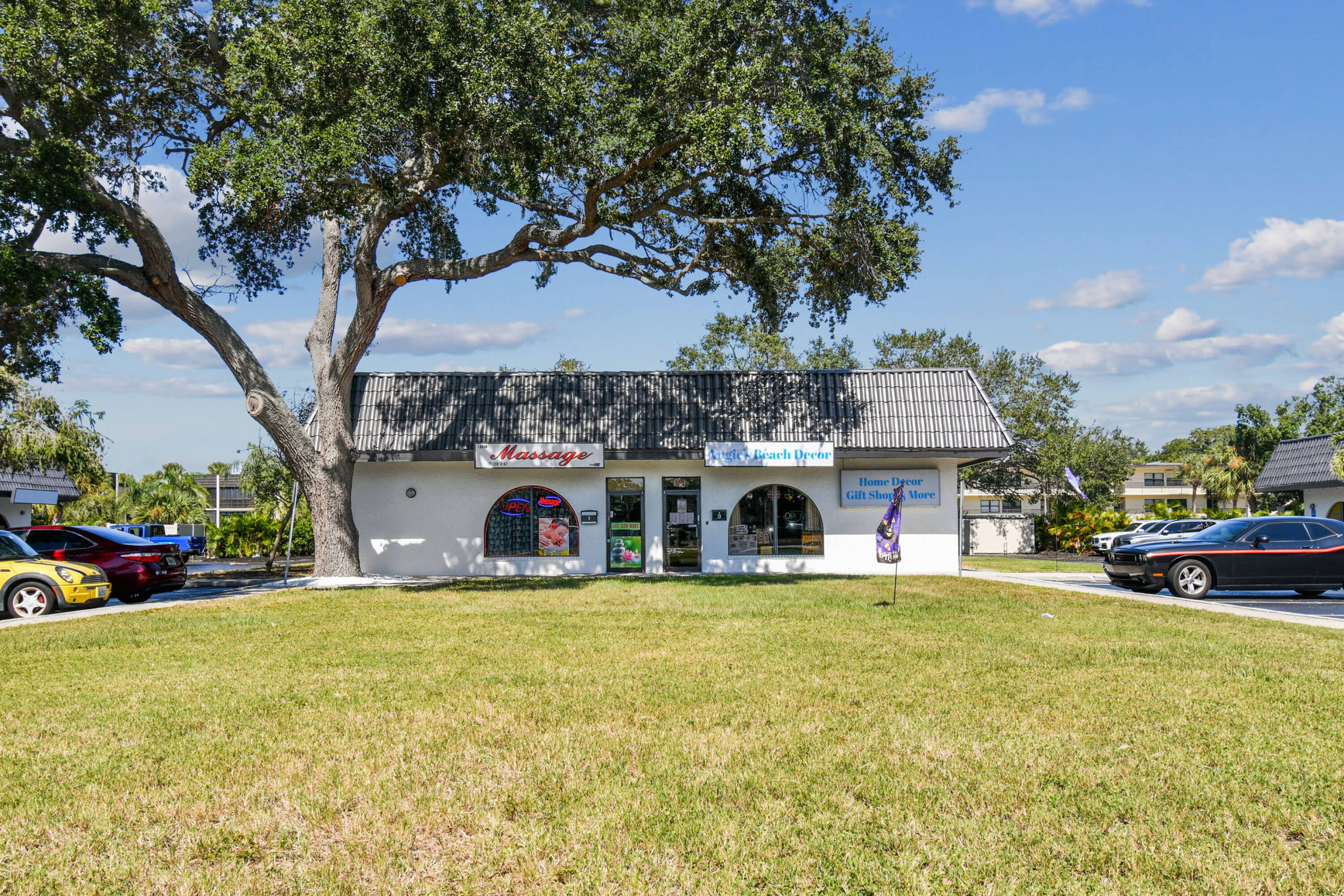 14219 Walsingham Rd, Largo, FL 33774