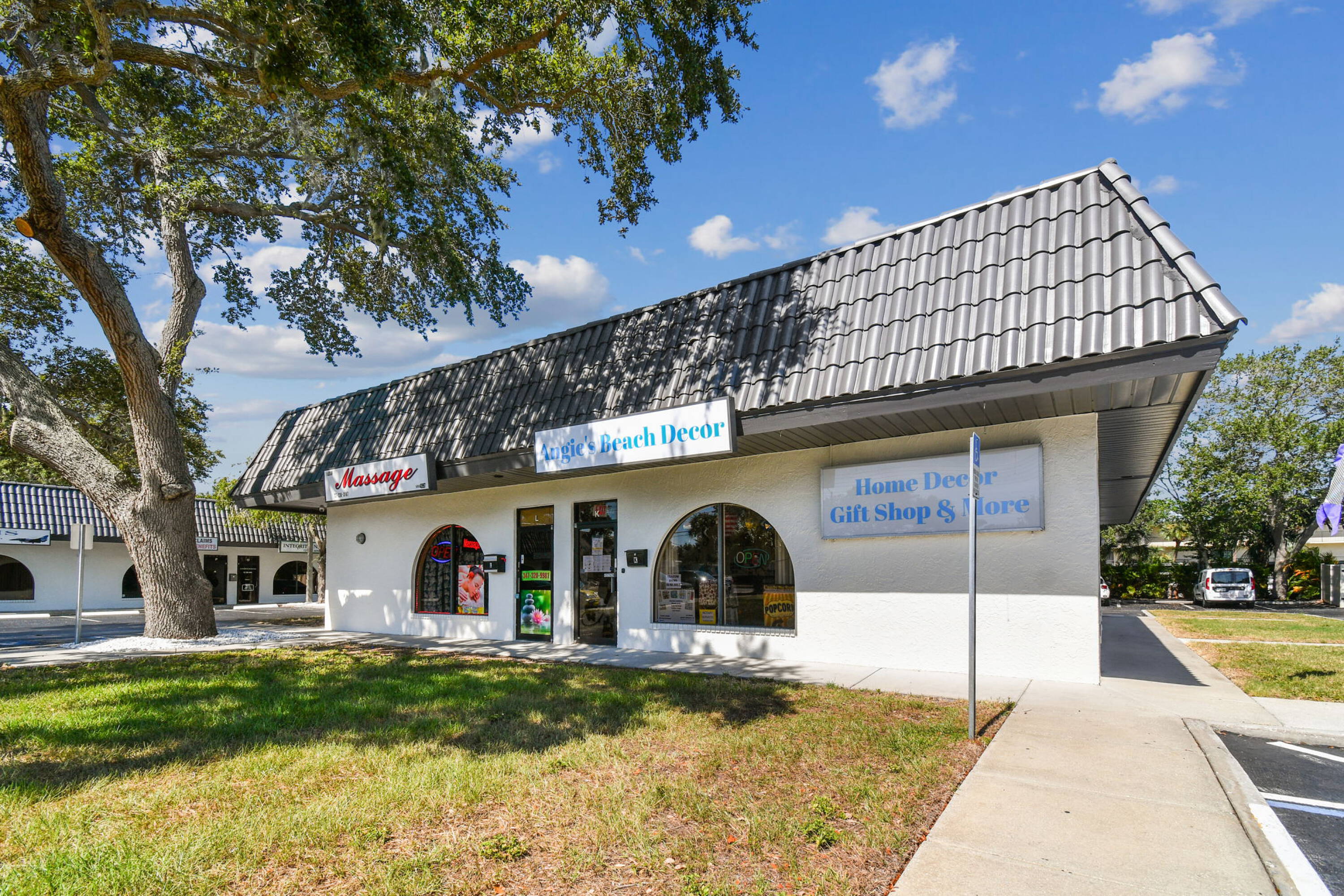 14219 Walsingham Rd, Largo, FL 33774