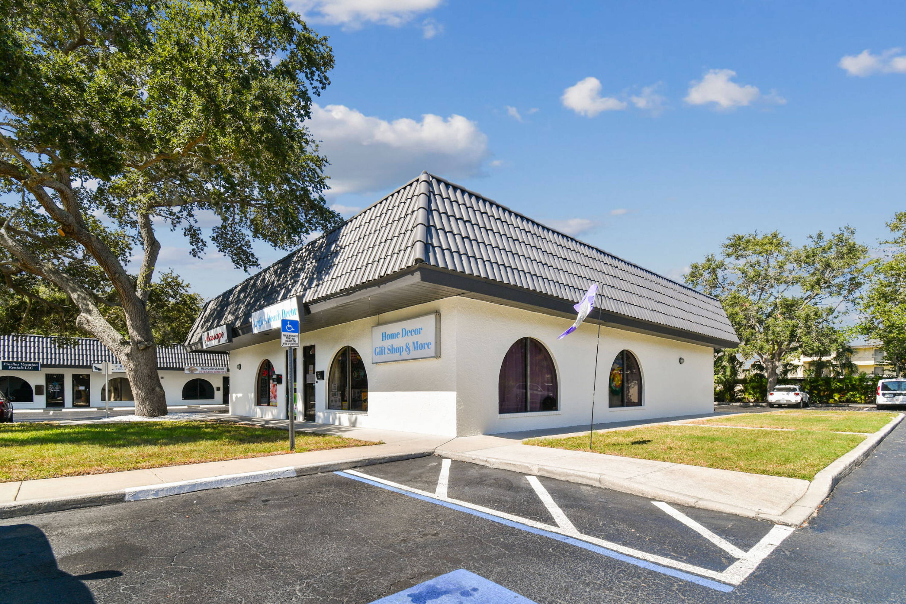 14219 Walsingham Rd, Largo, FL 33774