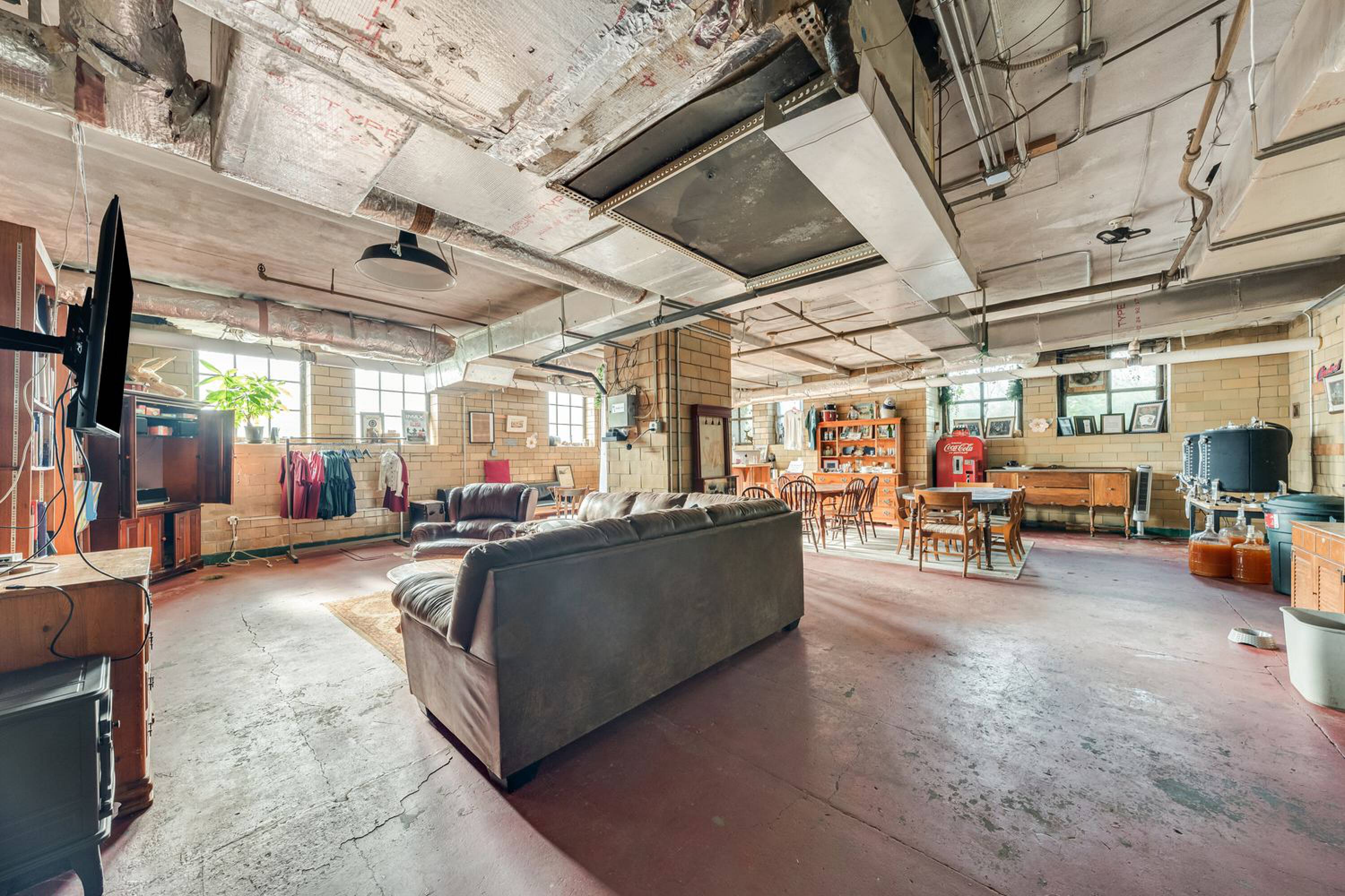 4403 St Clair Ave., Cleveland, OH 44103 | Crexi.com