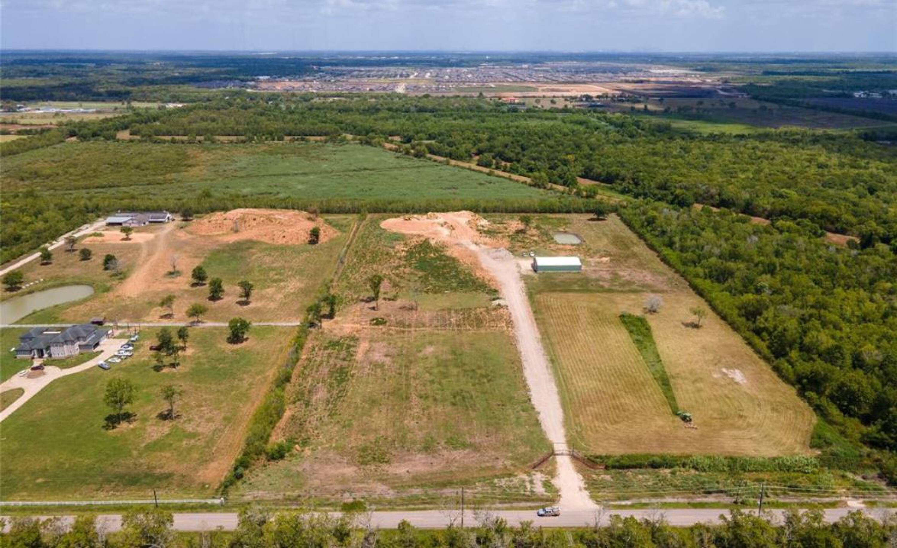 707 Brazoria County Rd 56, Rosharon, TX 77583