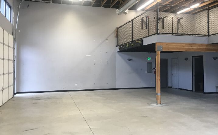Pictures of Restaurant property located at 11402 N Newport Hwy, Spokane, WA 99218 for lease - image #1