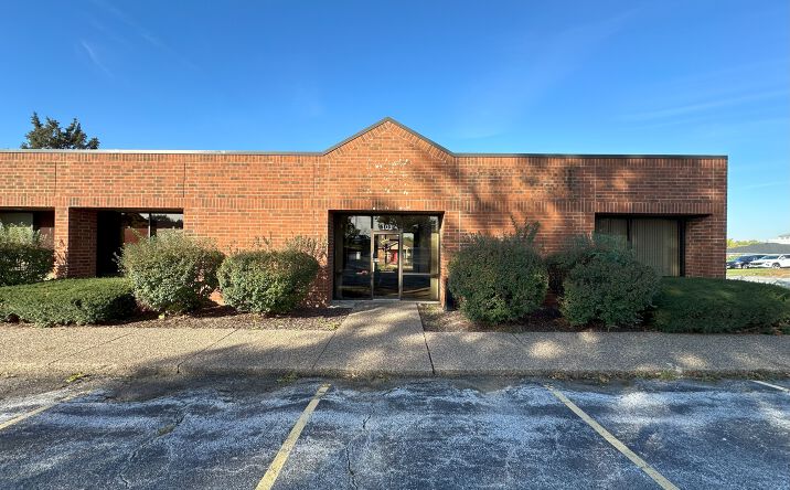 Pictures of Office property located at 4436 N Brady St, Davenport, IA 52806 for lease - image #1