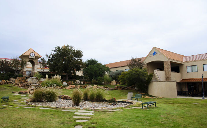 Pictures of Retail, Office property located at 3980 Boat Club Rd, Lake Worth, TX 76135 for lease - image #1