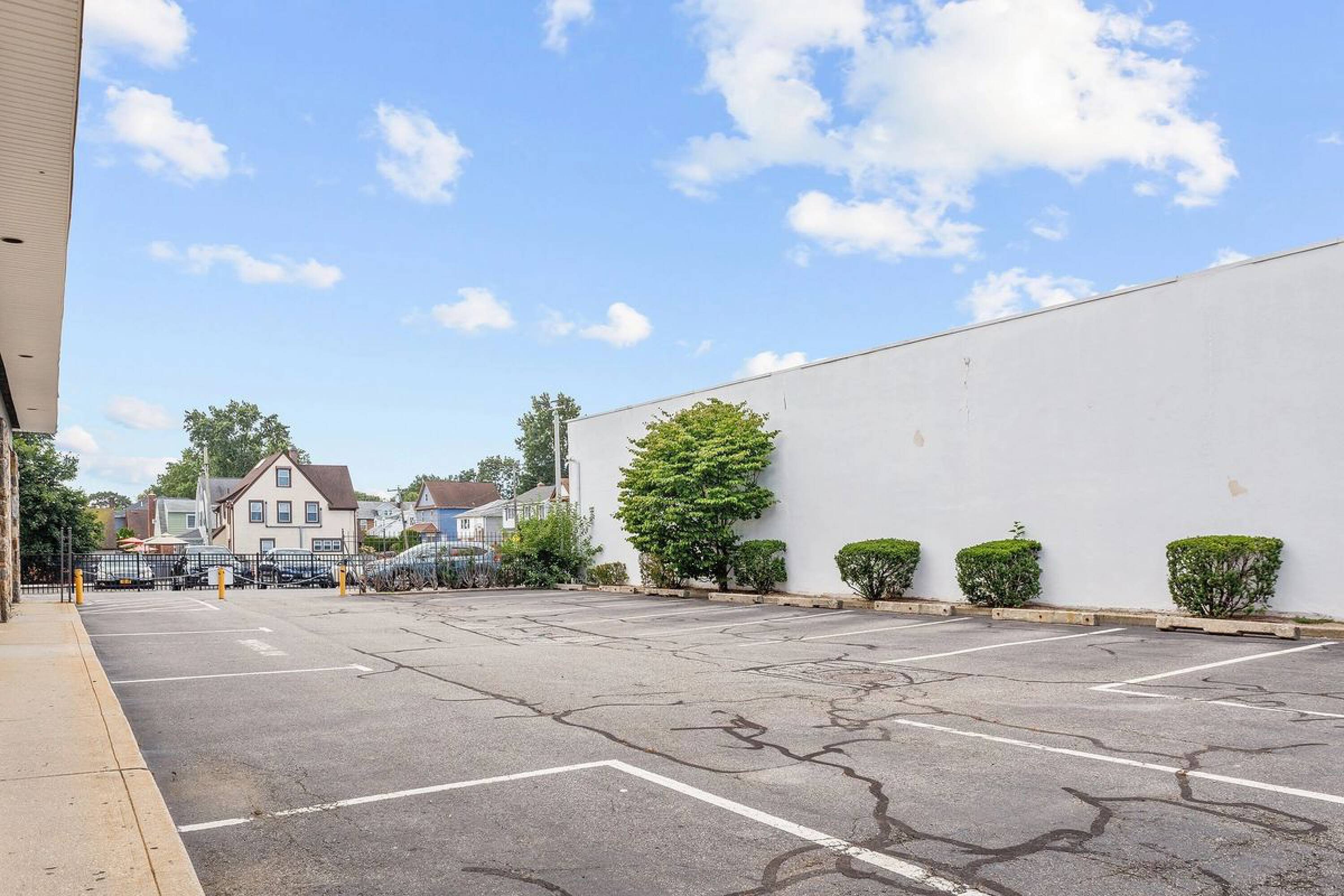 170 Tulip Ave, Floral Park, NY 11001