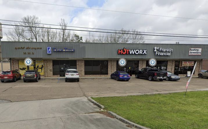 Pictures of Retail, Office property located at 421 Memorial Blvd, Picayune, MS 39466 for lease - image #1