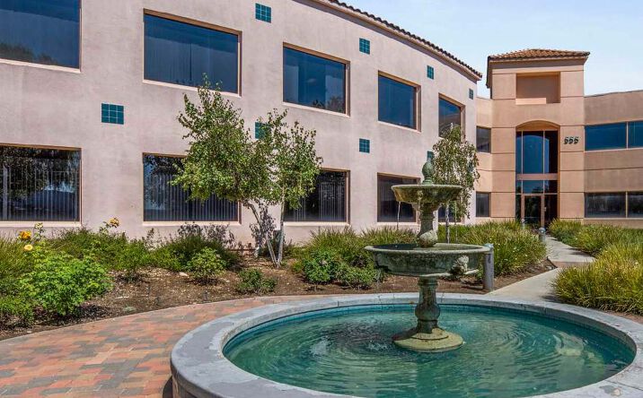 Pictures of Office property located at 555 St Charles Dr, Thousand Oaks, CA 91360 for lease - image #1