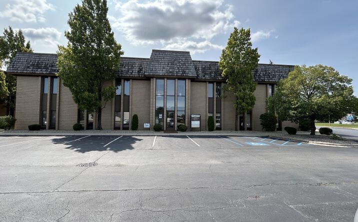 Pictures of Office property located at 9301 Calumet Ave, Munster, IN 46321 for lease - image #1