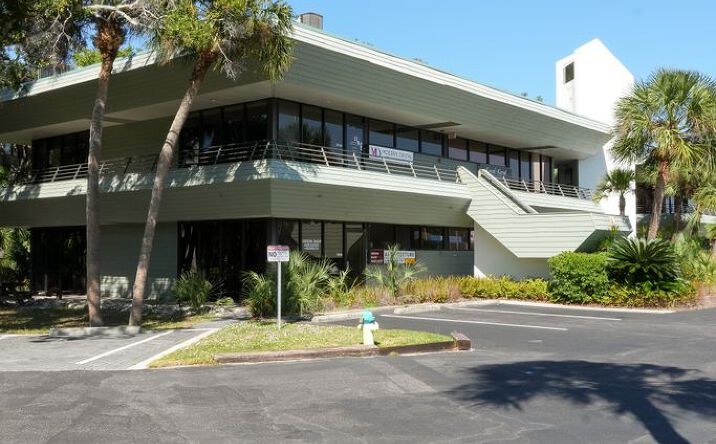 Pictures of Office property located at 2477 Stickney Point Rd, Sarasota, FL 34231 for lease - image #1