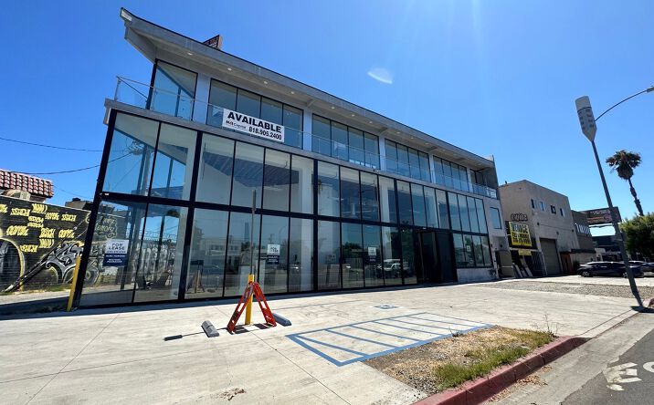 Pictures of Retail, Office property located at 8520 Venice Blvd, Los Angeles, CA 90034 for lease - image #1