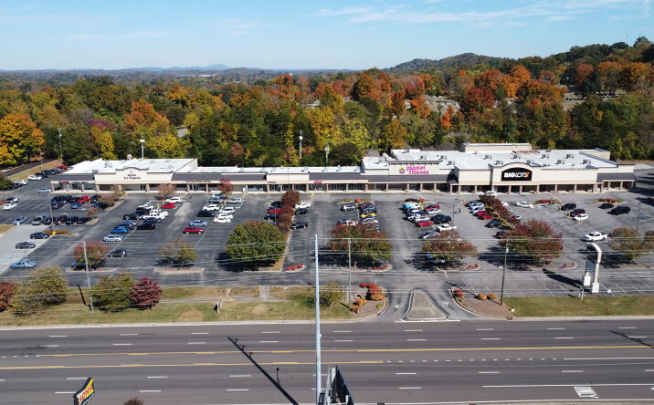 Pictures of Retail, Restaurant, Office property located at 4512 Chapman Hwy, Knoxville, TN 37920 for lease - image #1