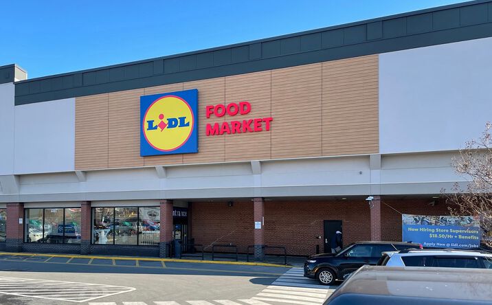 Pictures of Retail property located at 6875 New Hampshire Avenue, Takoma Park, MD 20912 for lease - image #1