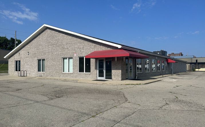 Pictures of Office property located at 435 E Columbia St, Springfield, OH 45503 for lease - image #1
