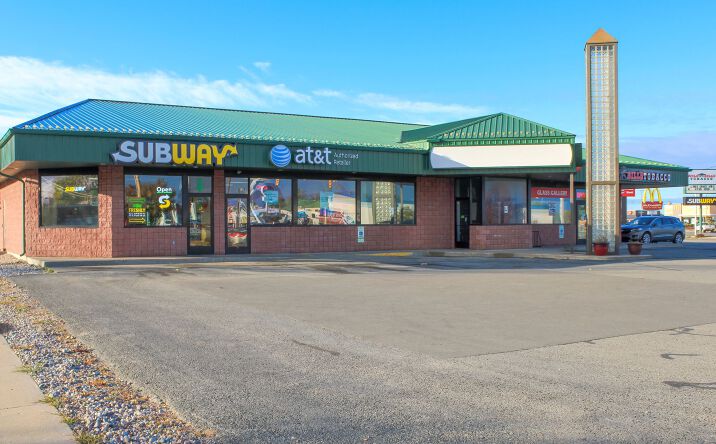 Pictures of Retail property located at 536 N. Lincoln Rd, Escanaba, MI 49829 for lease - image #1