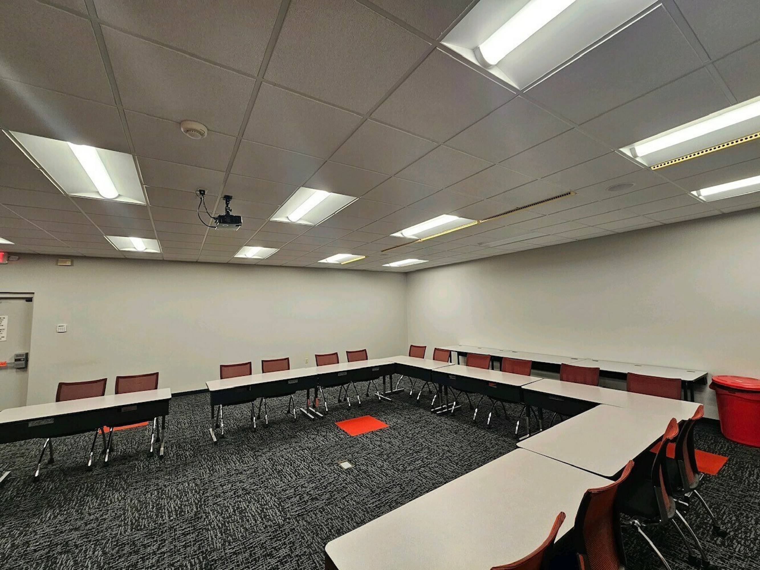 1313 N Nias Ave, Springfield, MO 65802