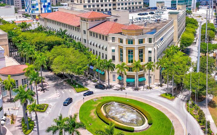 Pictures of Retail, Office property located at 4425 Ponce de Leon, Coral Gables, FL 33146 for lease - image #1