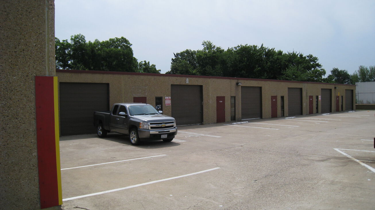 3880 Ledbetter Dr., Dallas, TX 75223 Retail Space for Lease