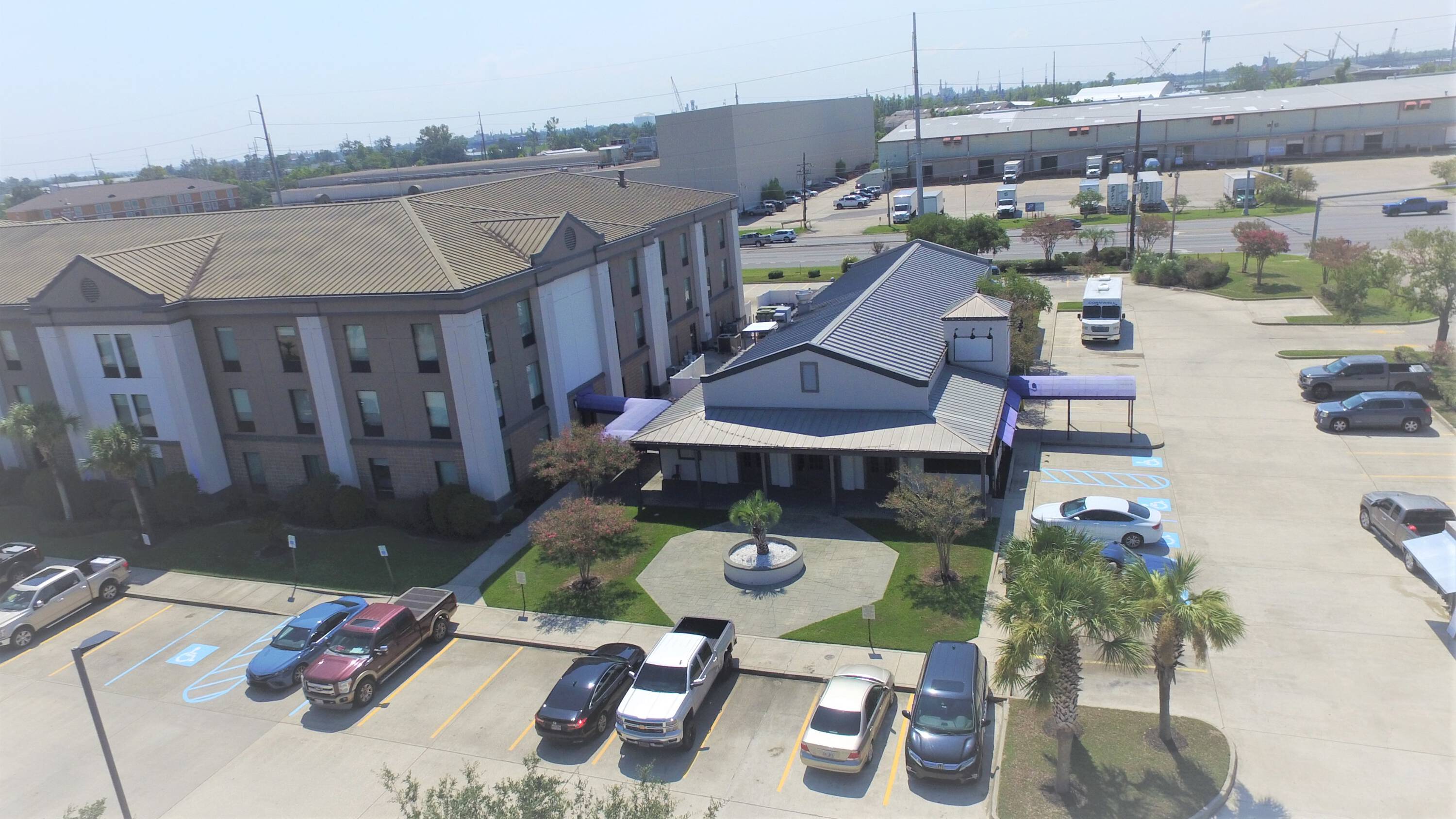 100 James Dr E, St Rose, LA 70087