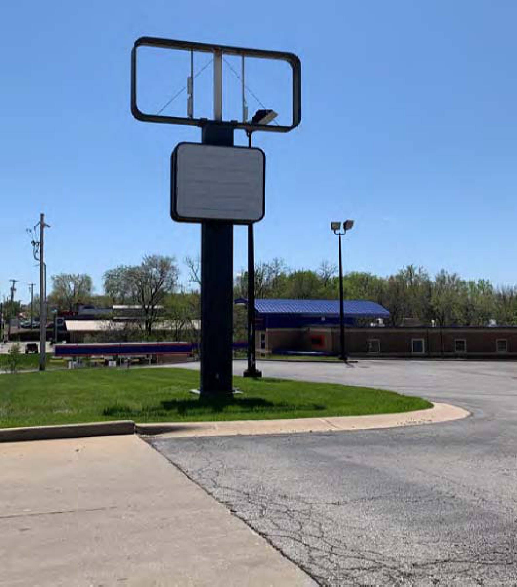 6250 N Oak Trafficway, Kansas City, MO 64118