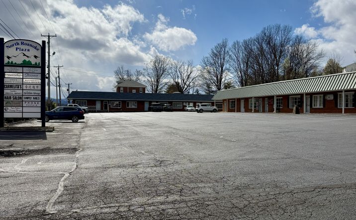 Pictures of Retail, Office, Restaurant property located at 3100 Peters Creek Rd, Roanoke, VA 24019 for lease - image #1