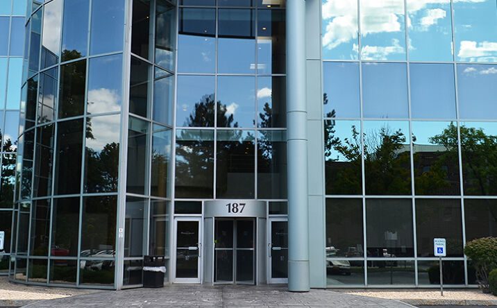 Pictures of Office property located at 187 Wolf Road, Colonie, NY 12205 for lease - image #1