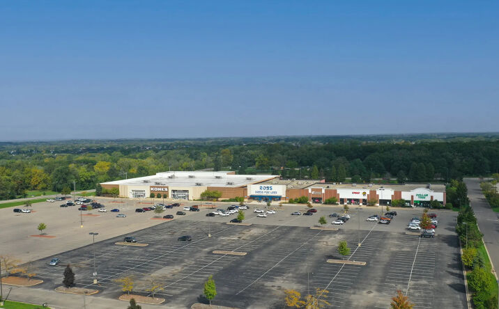 Pictures of Retail property located at 270 E Rollins Rd, Round Lake Beach, IL 60073 for lease - image #1