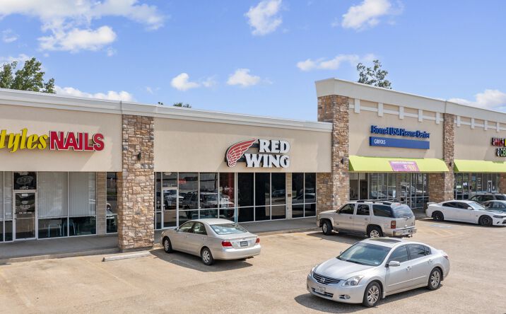 Pictures of Retail, Office property located at 2952 S John Redditt Dr, Lufkin, TX 75904 for lease - image #1