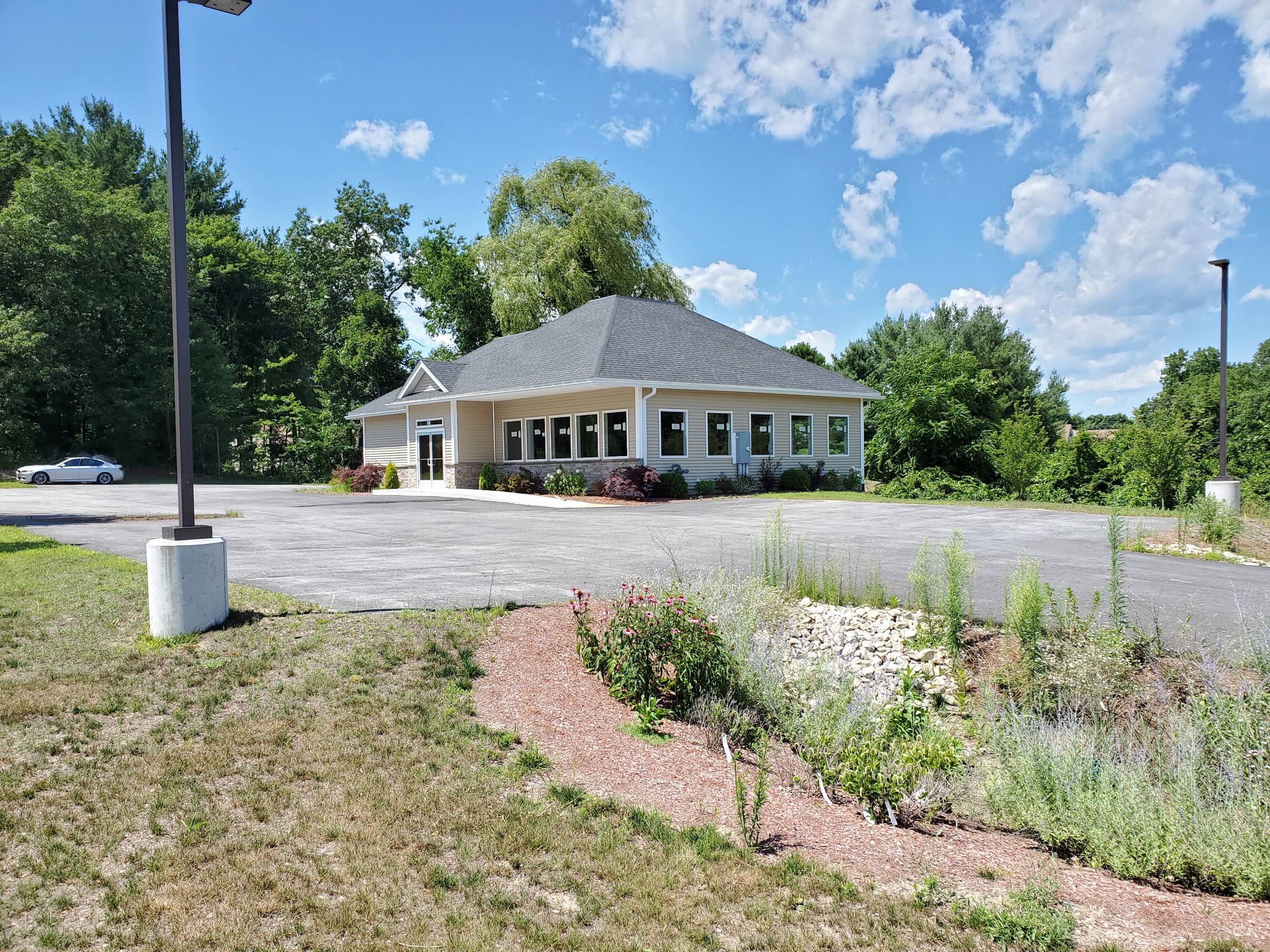 143 Lowell Rd, Hudson, NH 03051