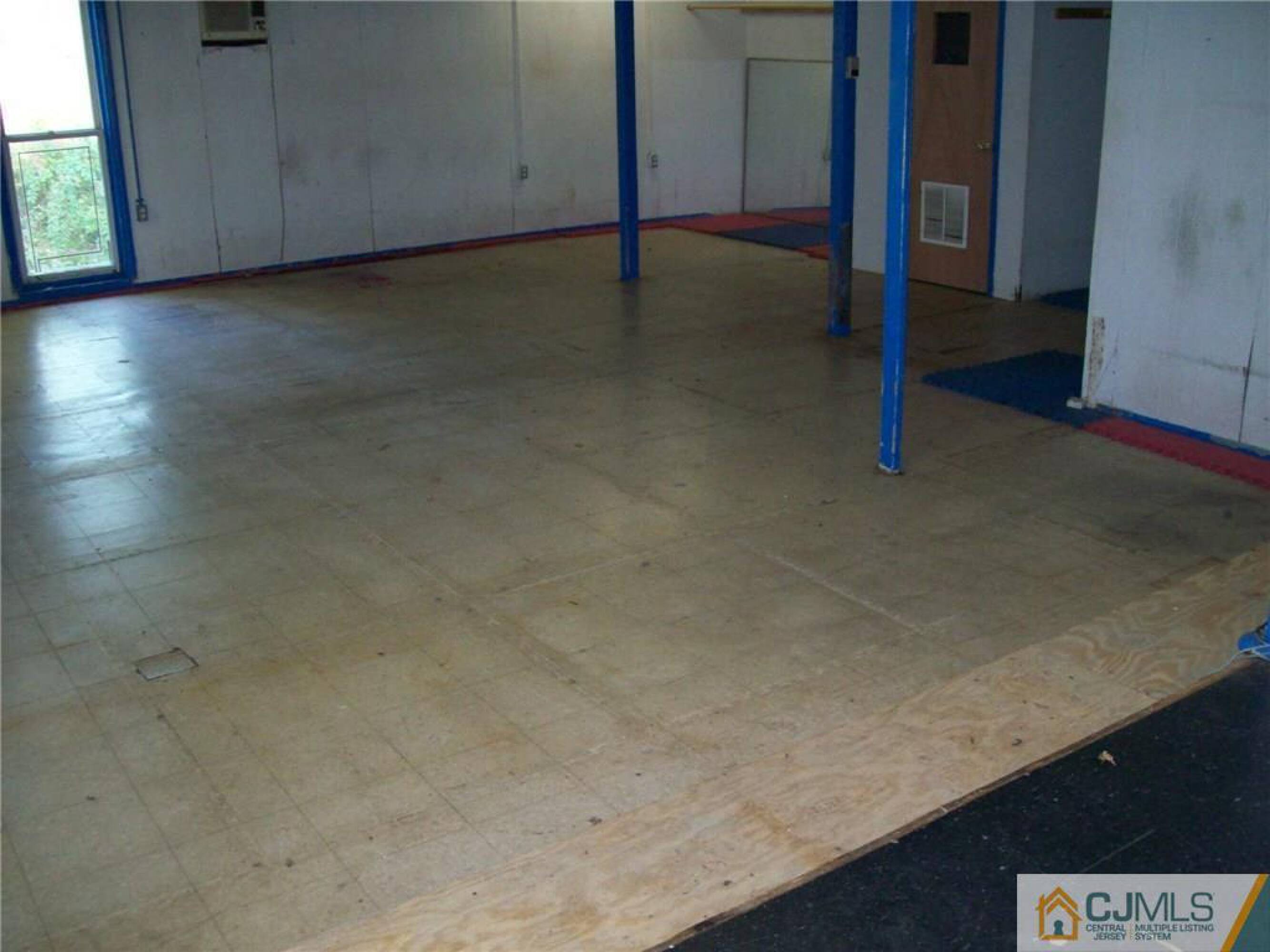 32 Old Matawan Road, Old Bridge, NJ 08857